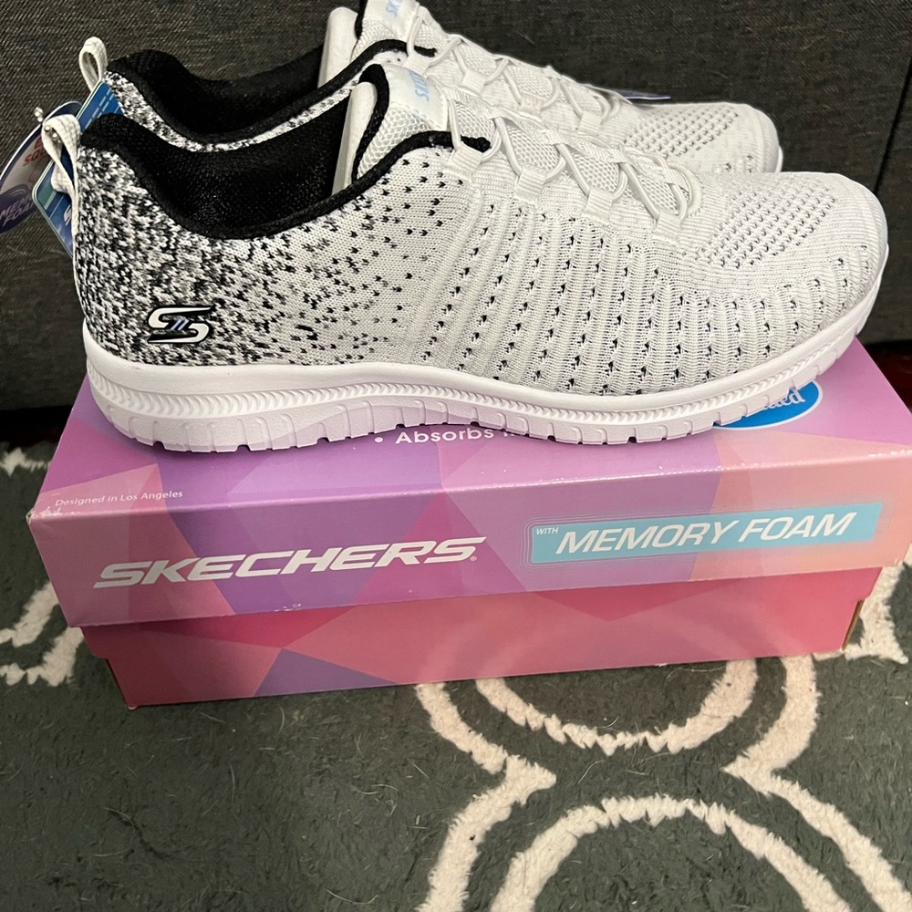 Skechers White and Black Sneakers